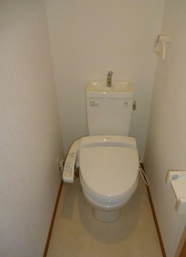 トイレ　バス・トイレ別で快適に使用できます。