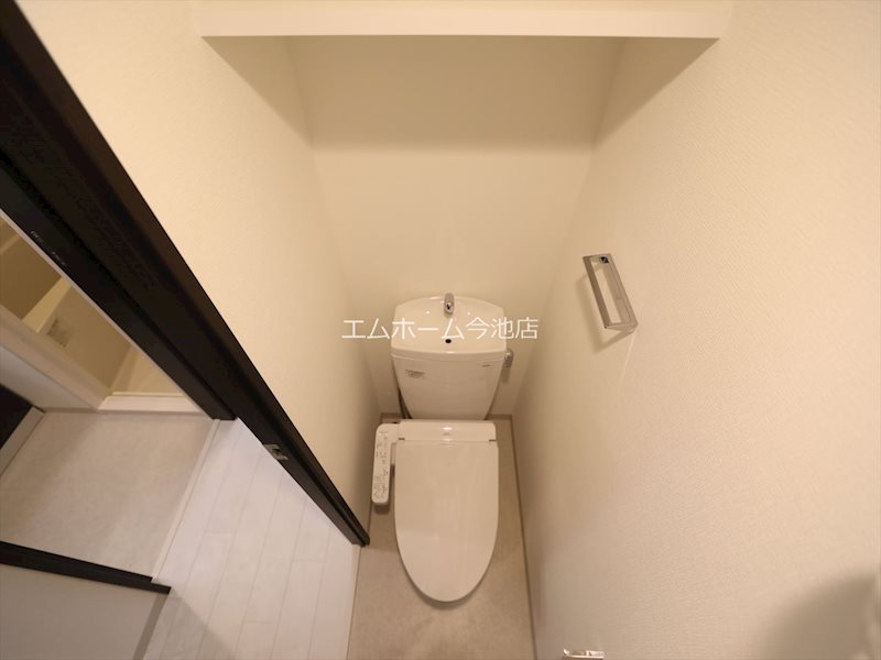 トイレ　温水洗浄便座付トイレ