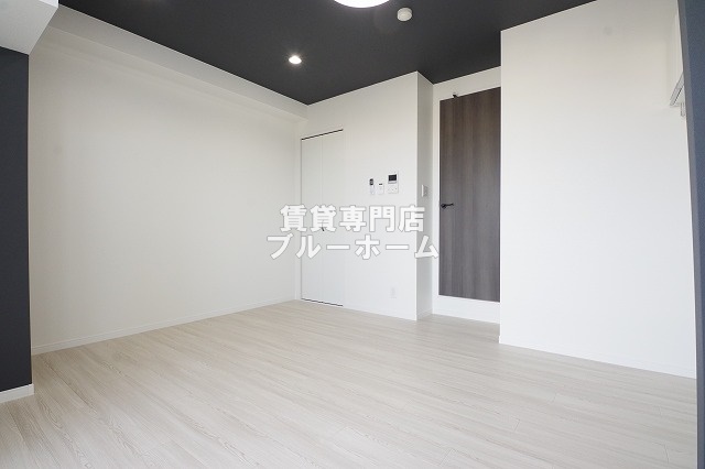 その他　洋室8.3帖！