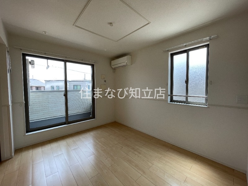 居室・リビング　同型別部屋写真