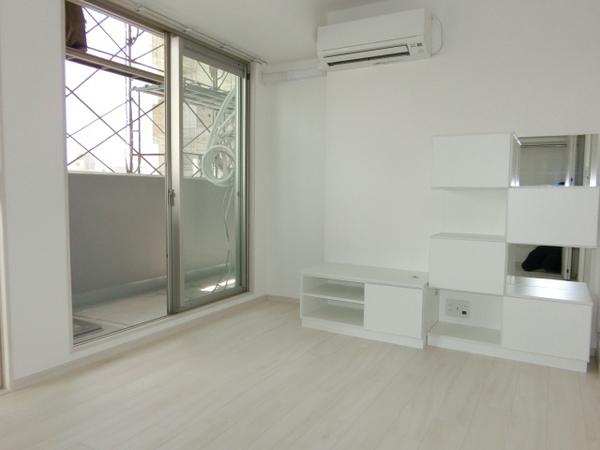 居室・リビング　明るい洋室！