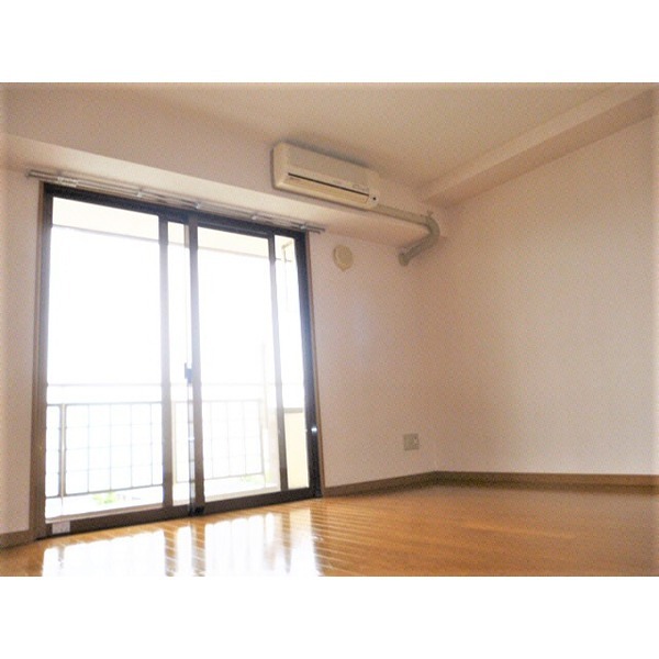 居室・リビング　8.1帖のフローリングのお部屋です☆