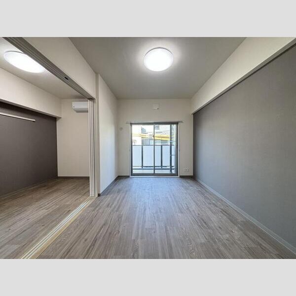 居室・リビング　広々とした洋室です