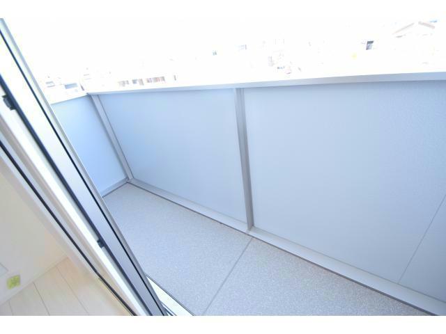 バルコニー　他号室の写真になります。