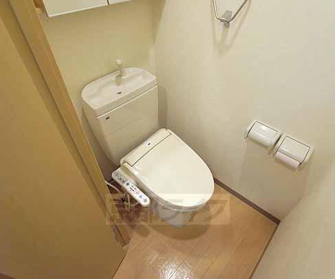 トイレ　ウォシュレット付きのトイレです。