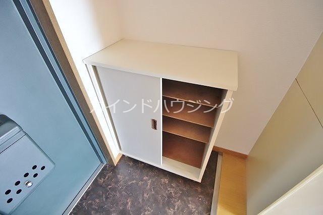 収納　シューズボックス