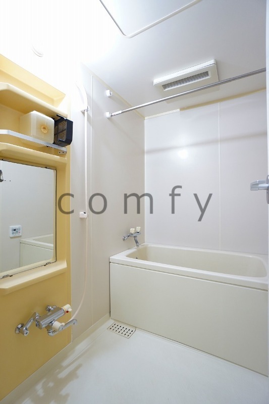 バス・シャワールーム　浴室乾燥機付きバスルーム