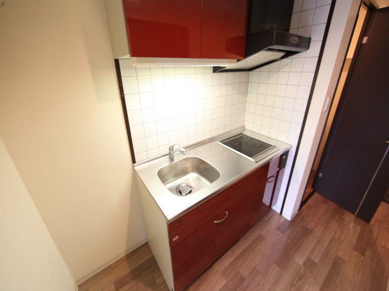 キッチン　システムキッチン（ＩＨ2口）冷蔵庫・レンジ等ご用意できます
