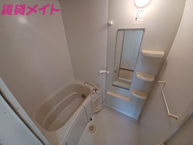 バス・シャワールーム　同型参考写真