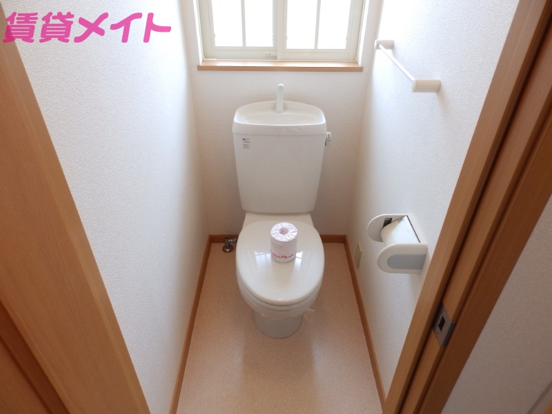 トイレ　同型参考写真