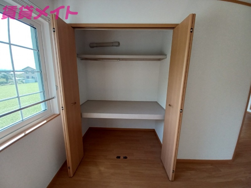 収納　同型参考写真