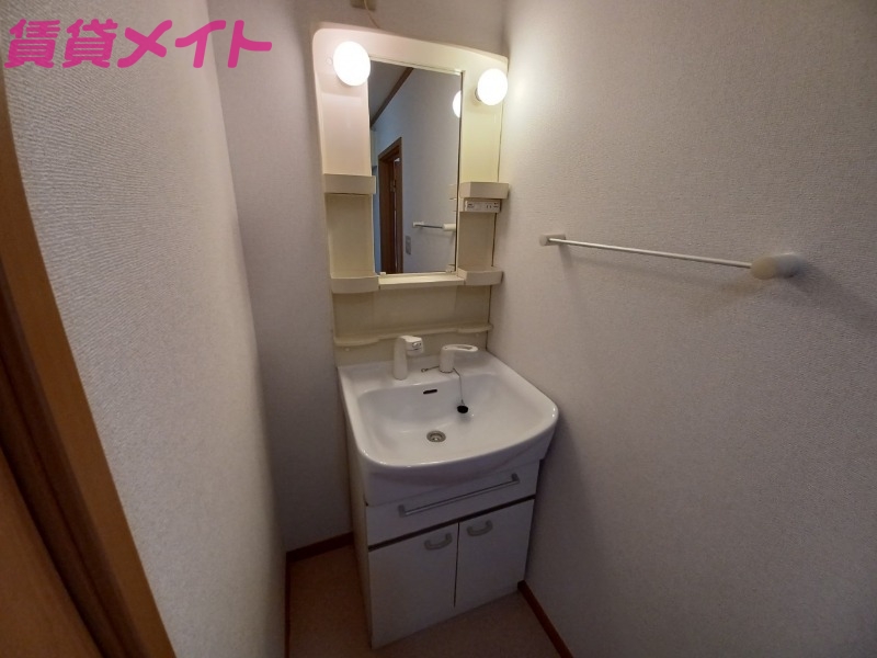 洗面設備　同型参考写真