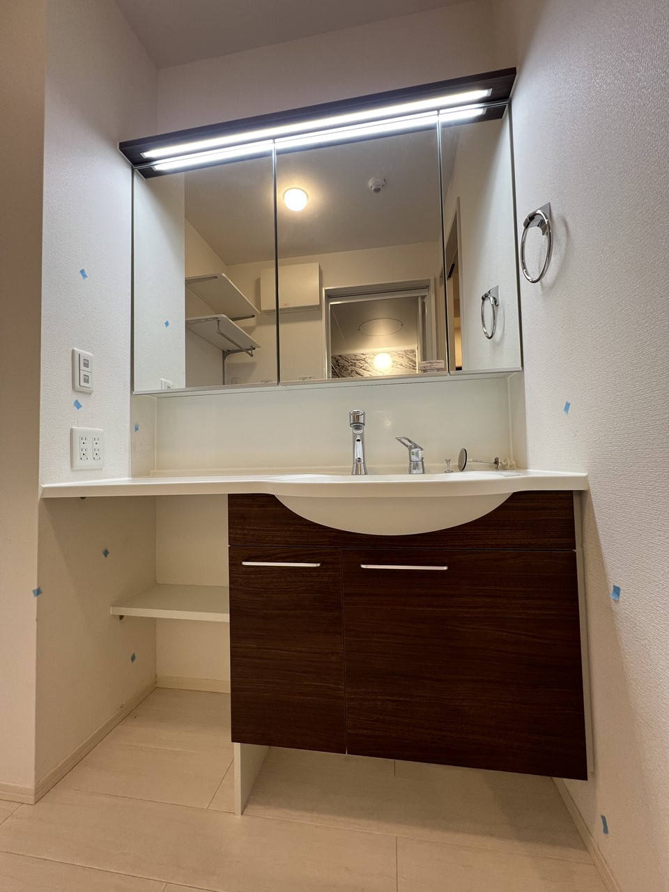 洗面設備　＊同物件、別部屋になります。