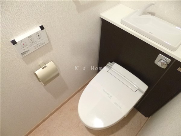 トイレ　ウォシュレット付