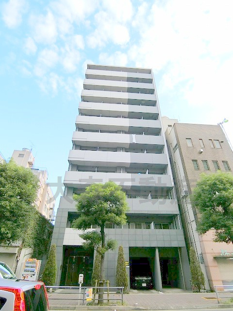 建物外観　2009年10月築　RC鉄筋コンクリート造地上11階建て1K