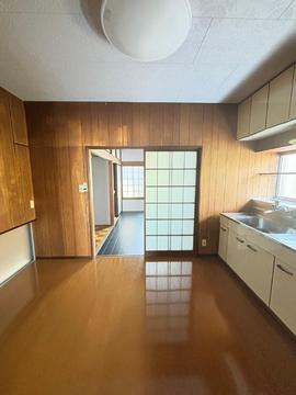 焼津市本町二丁目戸建の居間写真