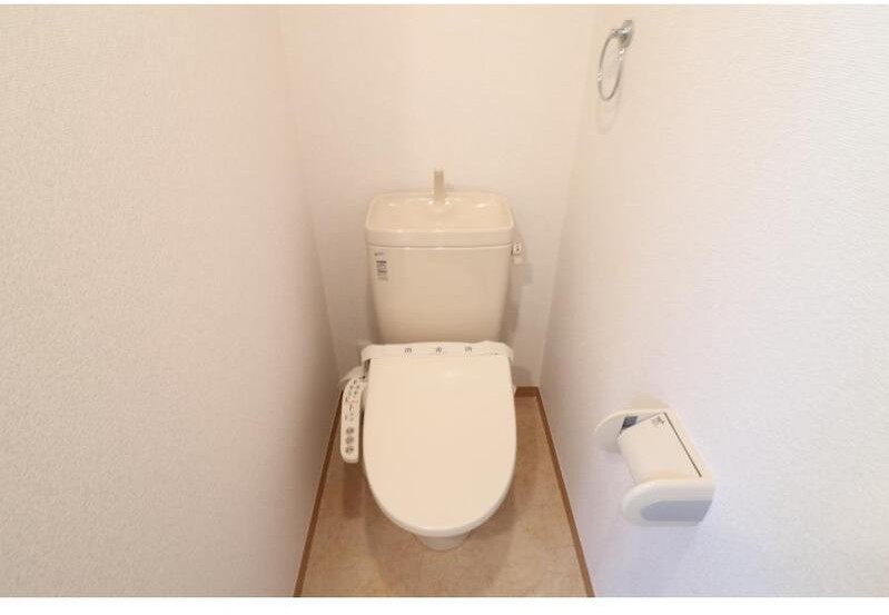 トイレ　落ち着いた色調のトイレです♪