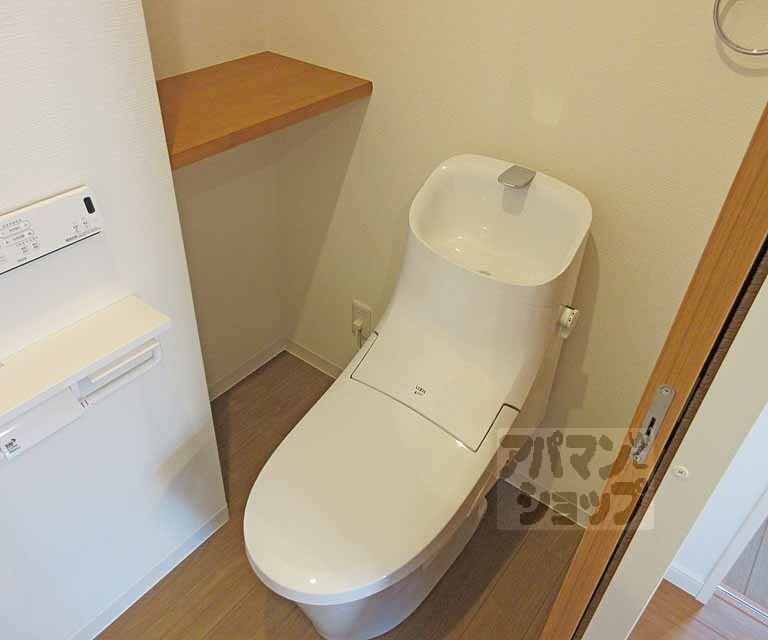 トイレ　丸みのあるかわいいトイレですね～