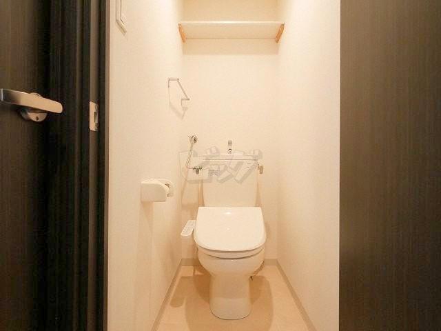 トイレ　嬉しいウォシュレット付きのトイレ！便座温かいですよ♪