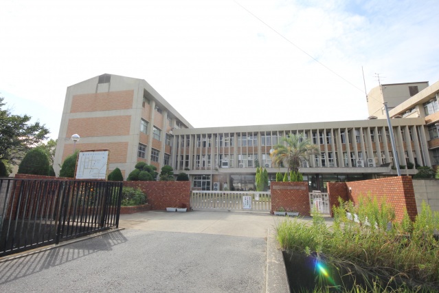 中学校　高田西中学校（中学校）まで995m
