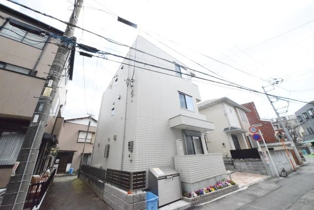 建物外観　閑静な住宅街に立地