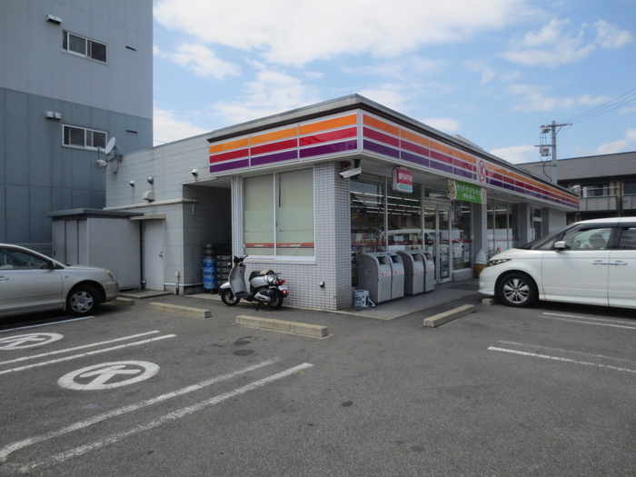 コンビニ　サークルＫ（コンビニ）まで782m