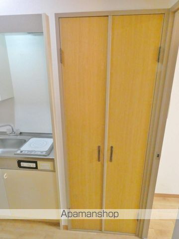 コンビニ　セブンイレブン（コンビニ）まで207m