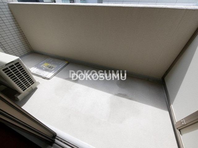 バルコニー　心地よい風と光を感じる、暮らしの楽しみが広がる場所。