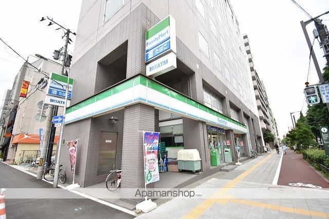 コンビニ　ファミリーマート（コンビニ）まで237m