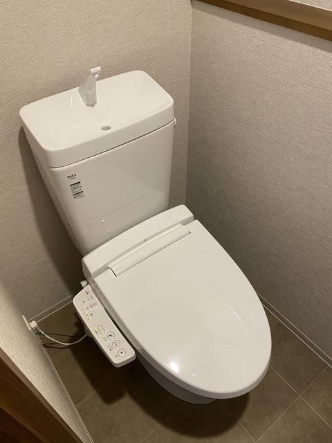トイレ　もちろんシャワートイレ完備