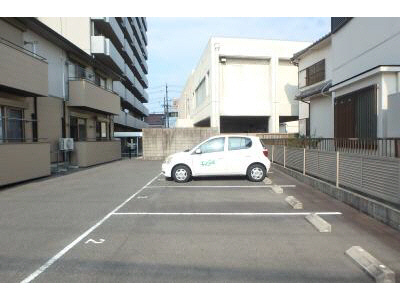 駐車場　駐車場