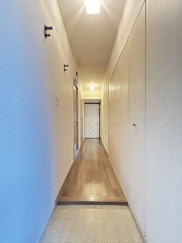 玄関　収納もある玄関です