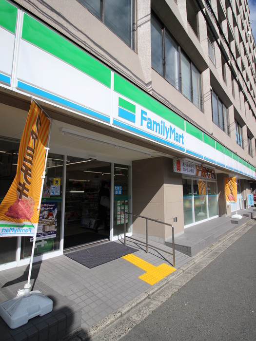 コンビニ　ファミリーマート丸太町猪熊店（コンビニ）まで160m