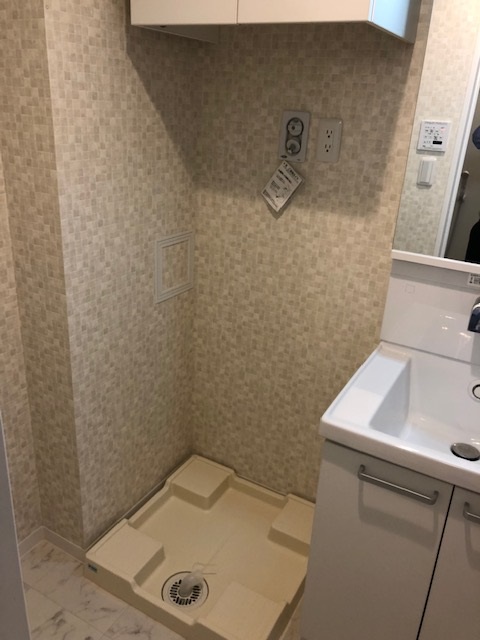 その他　パン付室内洗濯機置場！