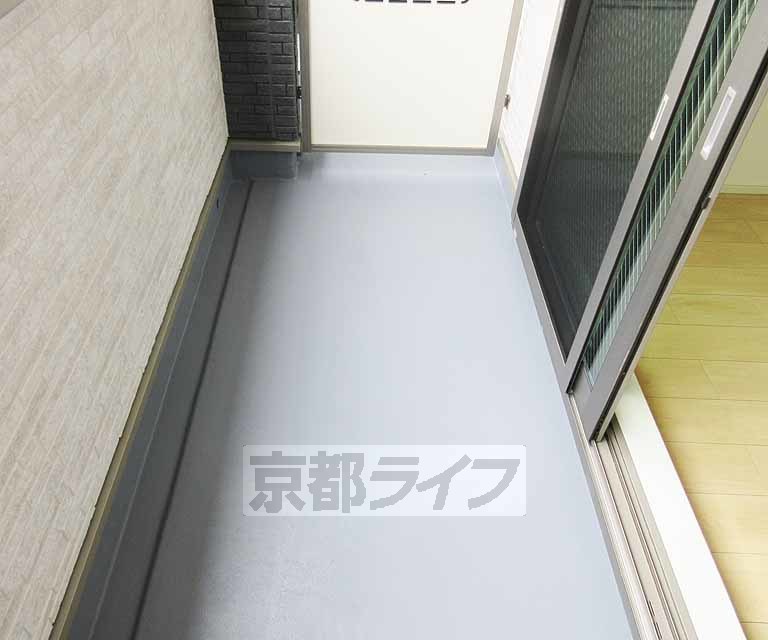 バルコニー　お掃除しやすいベランダ