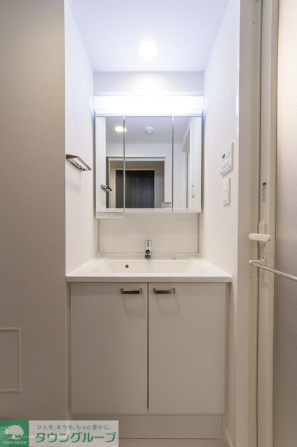 洗面設備　※写真は同タイプ住戸です。