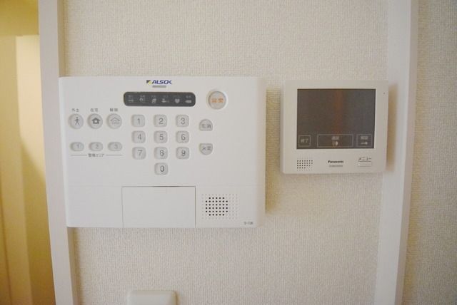 セキュリティ　モニター付きインターホン