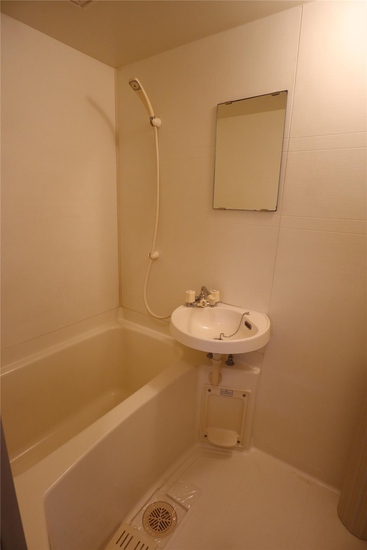 バス・シャワールーム　同タイプ別部屋の画像です。