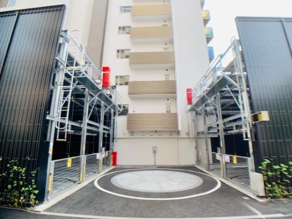 駐車場　駐車場があるので、車を買う予定の方も安心です