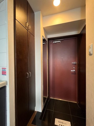 玄関　※別部屋の参考写真です。