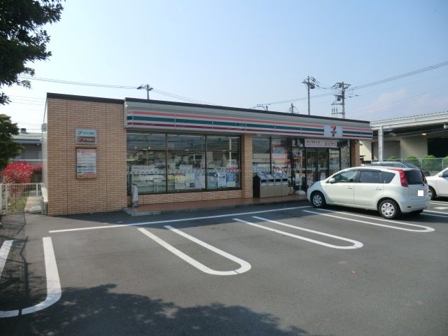コンビニ　セブンイレブン（コンビニ）まで720m