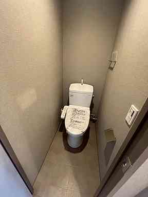トイレ　※同建物の1DKの写真です。