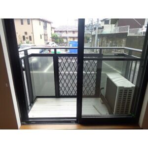 バルコニー　本写真は1階のバルコニーでございます。