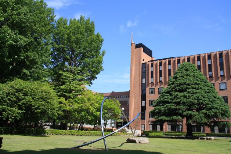 大学・短大　白百合女子大学（大学・短大）まで626m