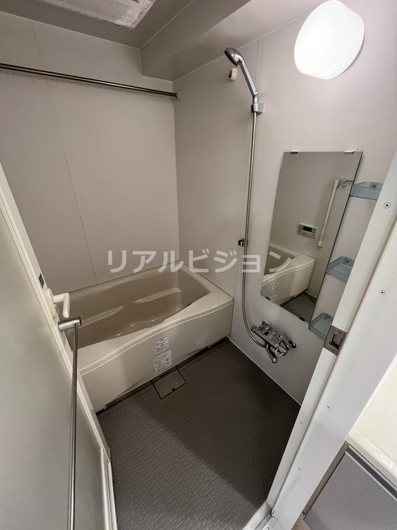 バス・シャワールーム　反転タイプ参考写真