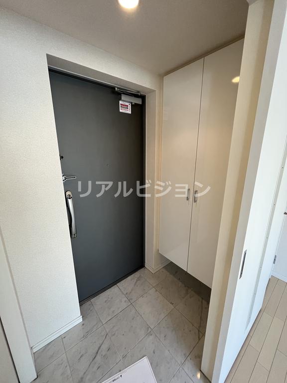 玄関　反転タイプ参考写真