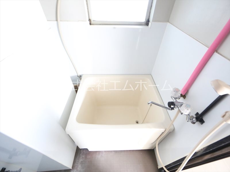 バス・シャワールーム　バスルーム（お風呂トイレ別）窓付（換気良好）