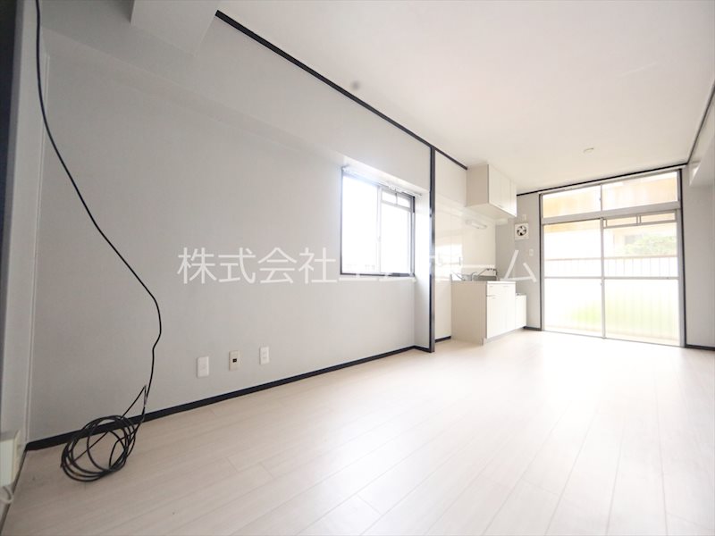 バルコニー　ＬＤＫ16帖　南向きバルコニー　南東角部屋