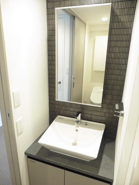 洗面設備　写真は同タイプ住居です。