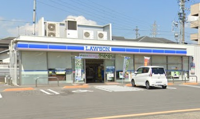コンビニ　ローソン港区甚兵衛通店（コンビニ）まで686m